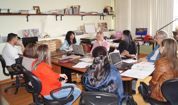 Universidades se reúnen para coordinar la gestión de documentos