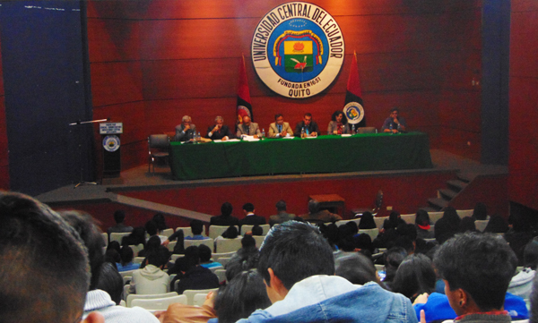 El emprendimiento se discute en la Facultad de Ciencias Administrativas