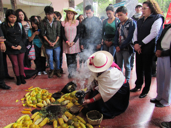 El Inti Raymi se tomó las instalaciones de Ciencias Económicas